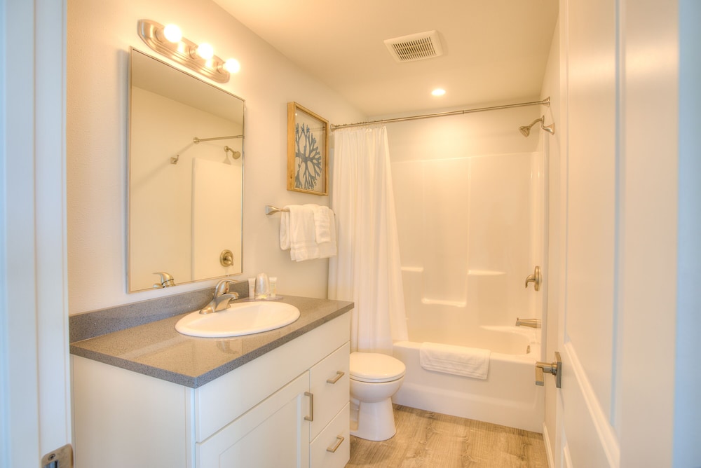 Americas Best Value Inn Ocean Shores 24/25