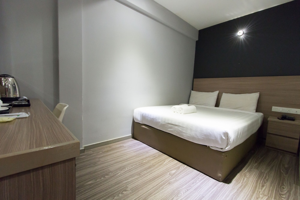 Hotel 99 - Ss2 19/48