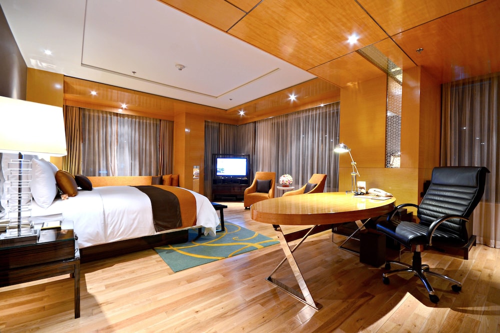 Renaissance Bangkok Ratchaprasong Hotel 51/52