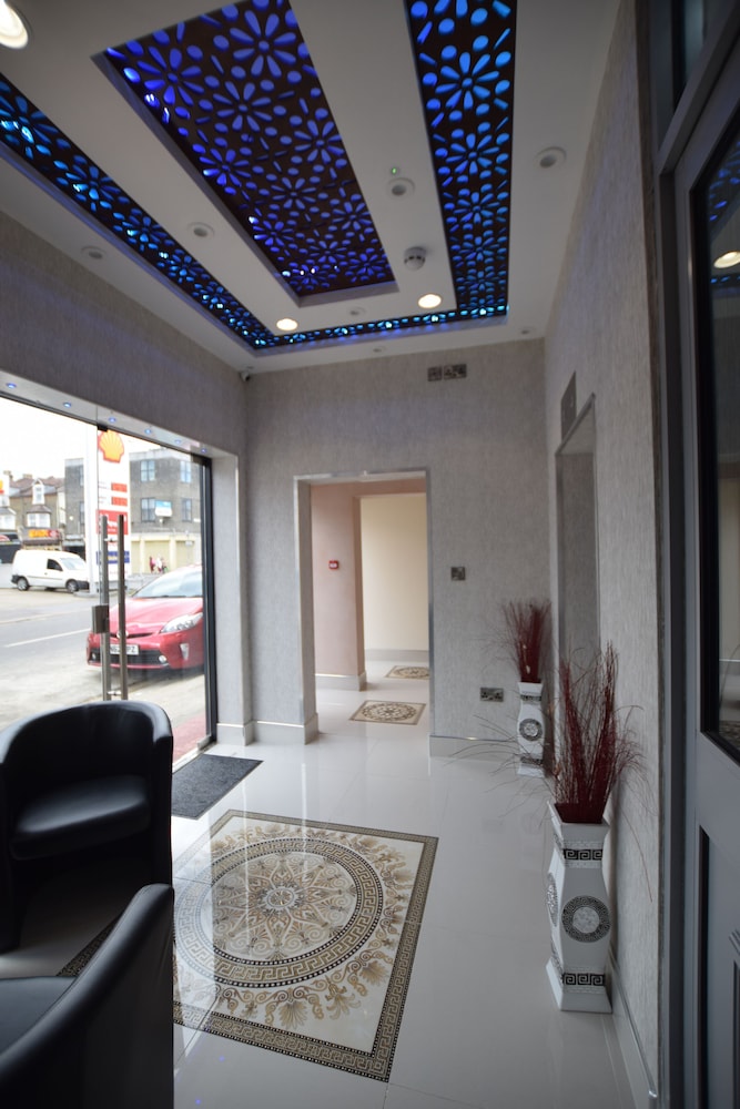 Premierlux Serviced Apartments 7/62