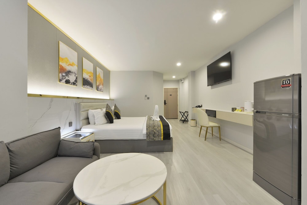Berich Hotel 50/50