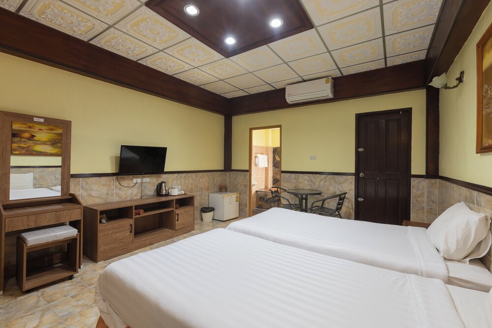Kata Palace Hotel 11/50