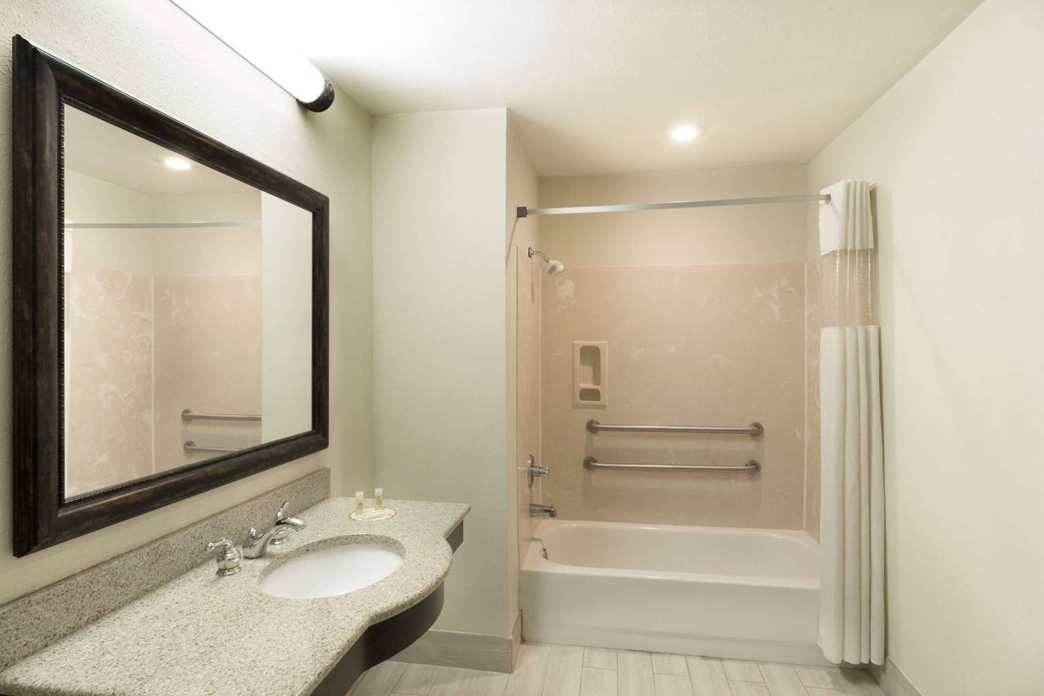 Days Inn by Wyndham Hammond 18/19