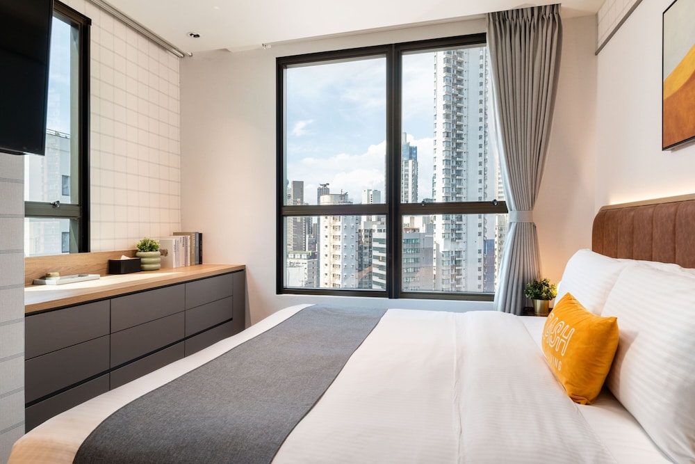 DELUXE, TWIN BEDS