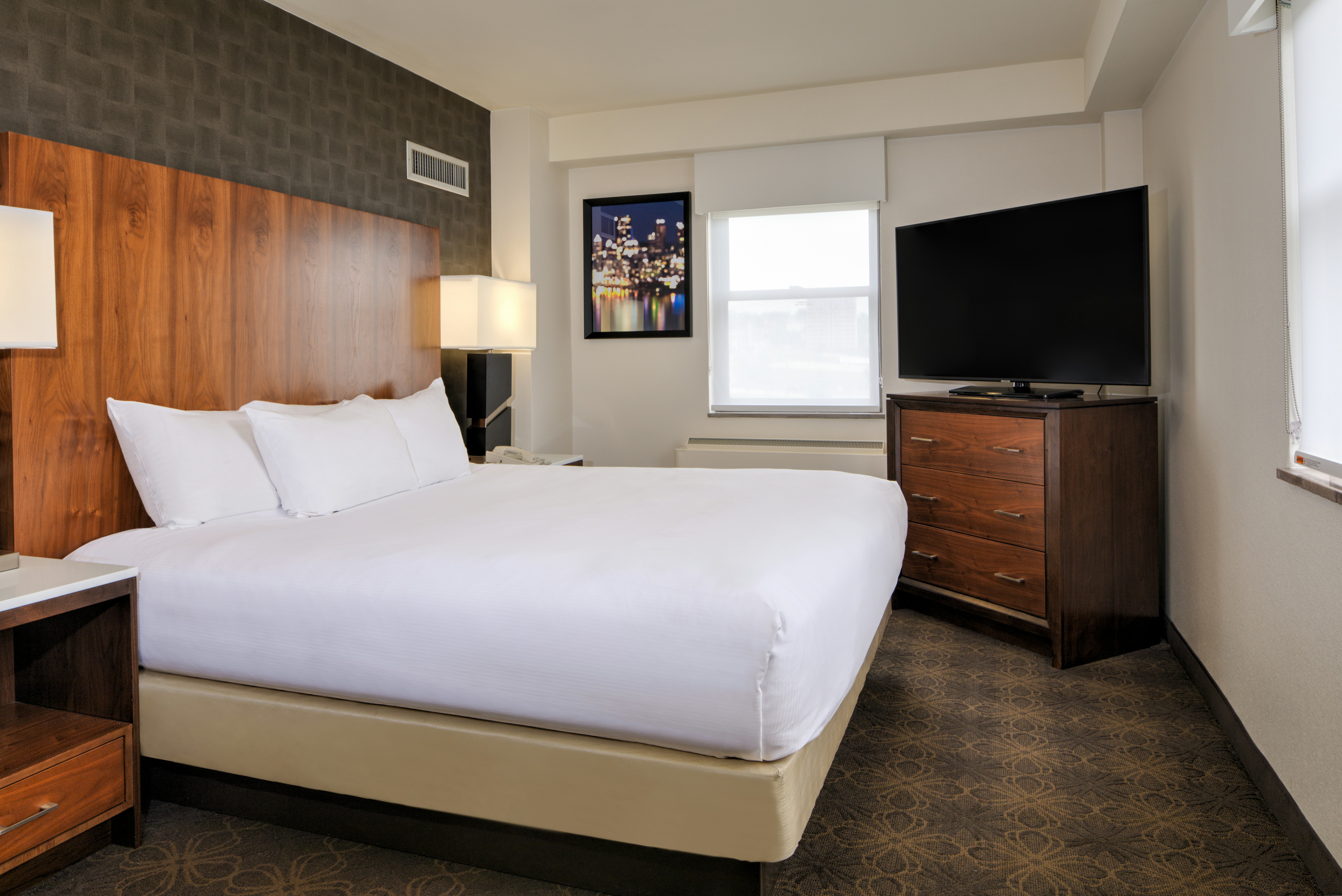 2 BEDROOMS, SUITE, 1 KING OR 2 DOUBLE BEDS