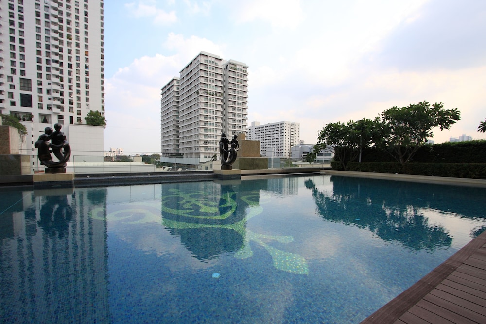 Ivy Thonglor 55 1/37