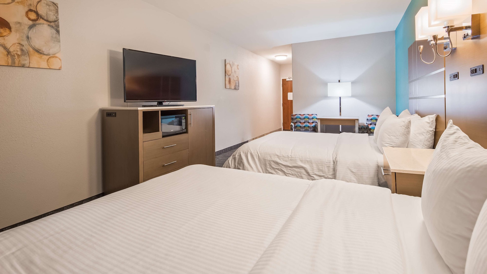 Suite, 2 Queen Beds, Accessible