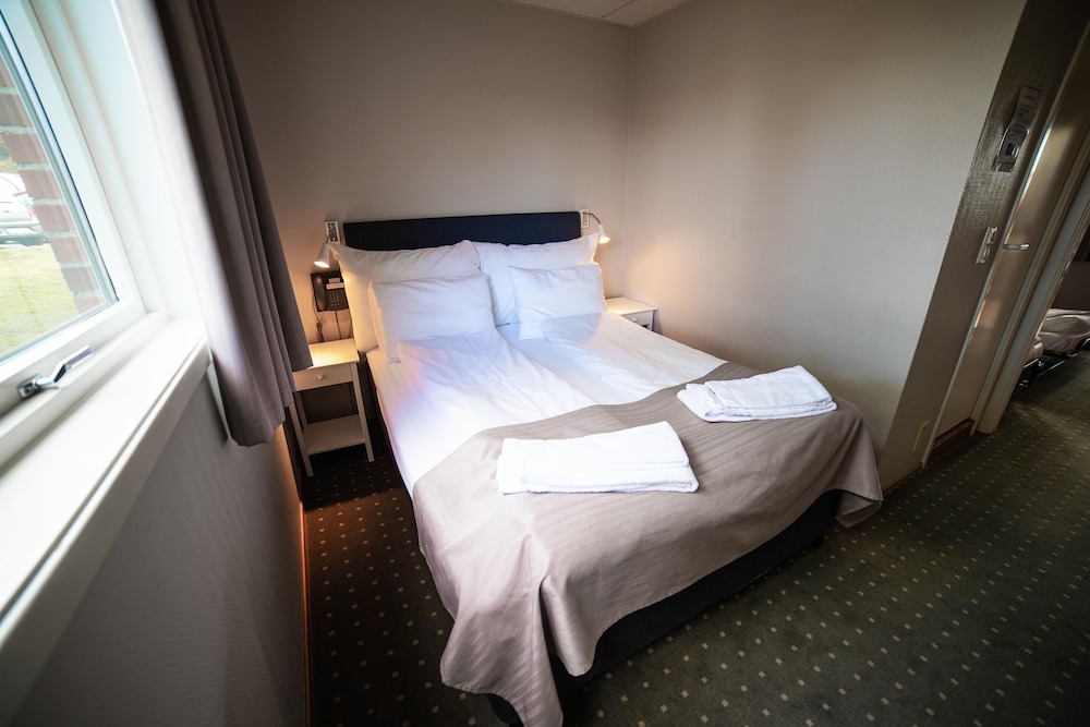 Sandefjord Motor Hotel 10/25