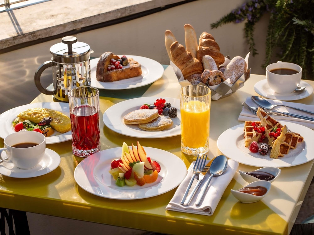 Sofitel Rome Villa Borghese Hotel 63/79
