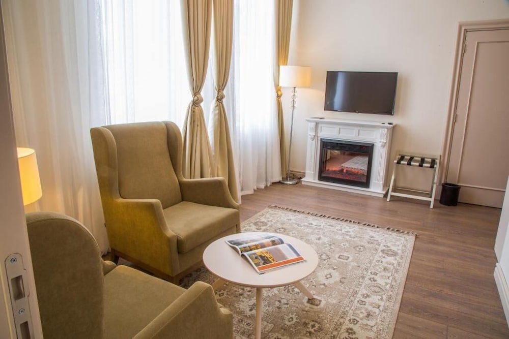 Boutique 19 Hotel 37/56