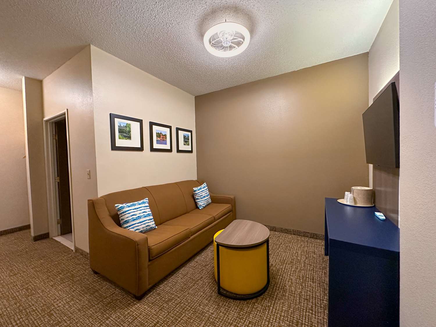 Country Inn & Suites by Radisson, Rock Falls, IL 11/18