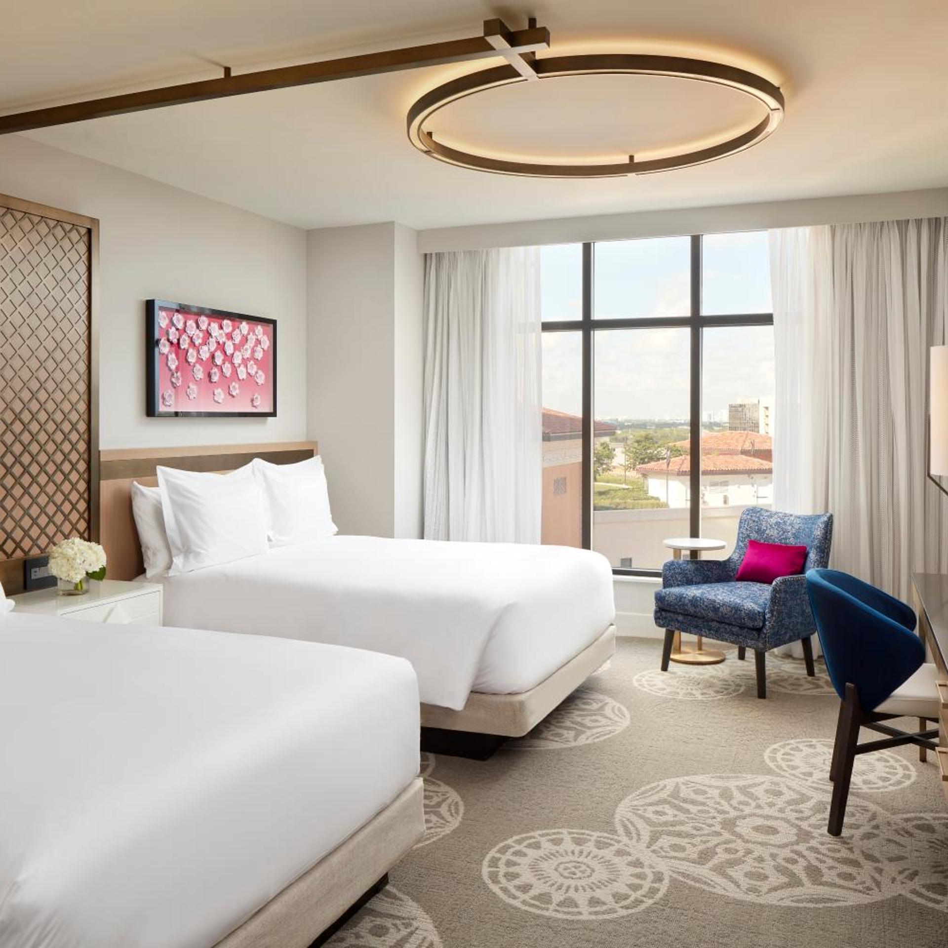 DELUXE, 2 QUEEN BEDS