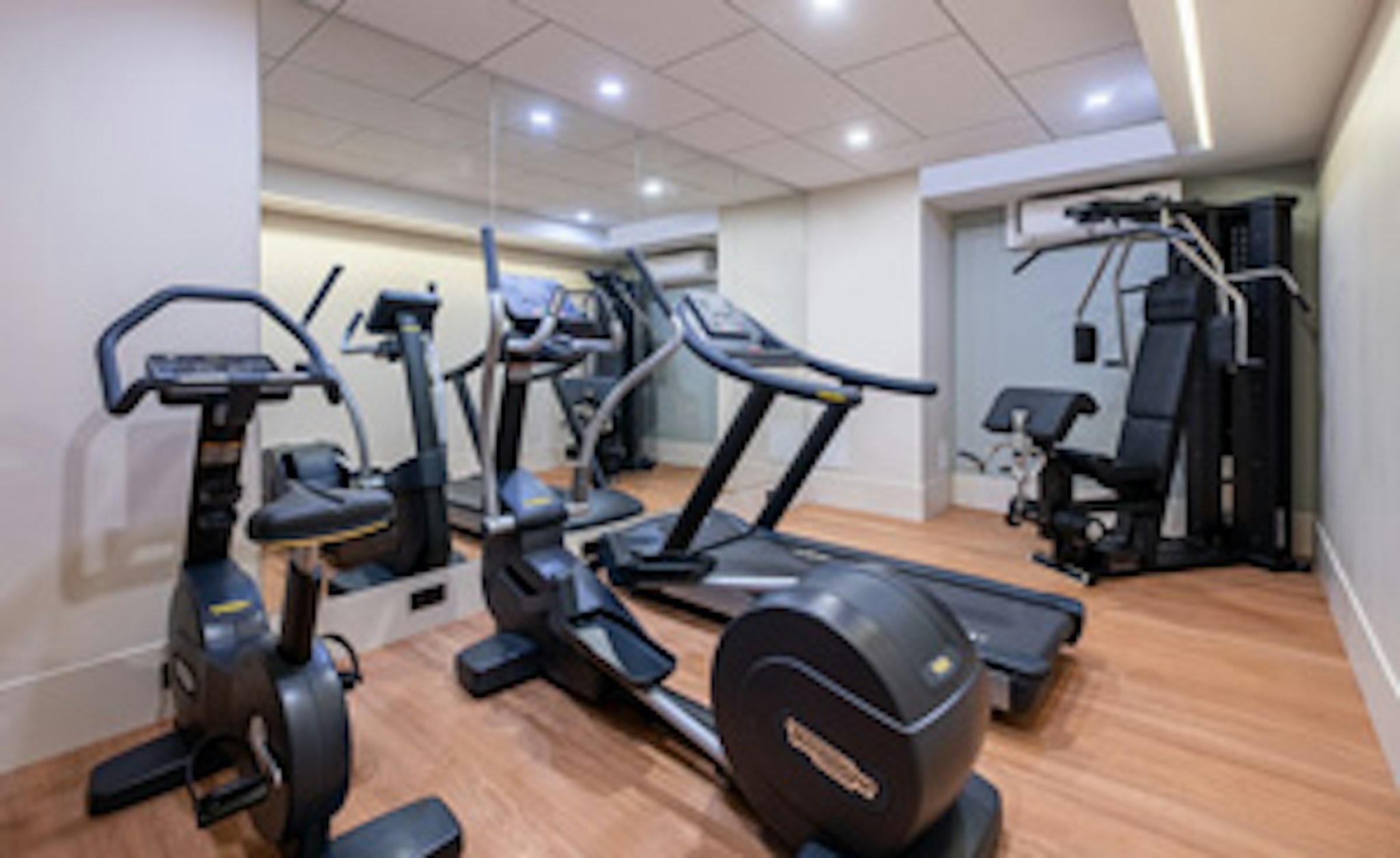 Hotel Le Derby Alma by Inwood Hotels 17/24