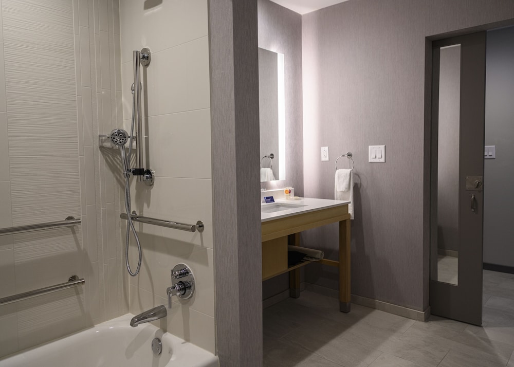 Hyatt Place Indianapolis / Fishers 9/69