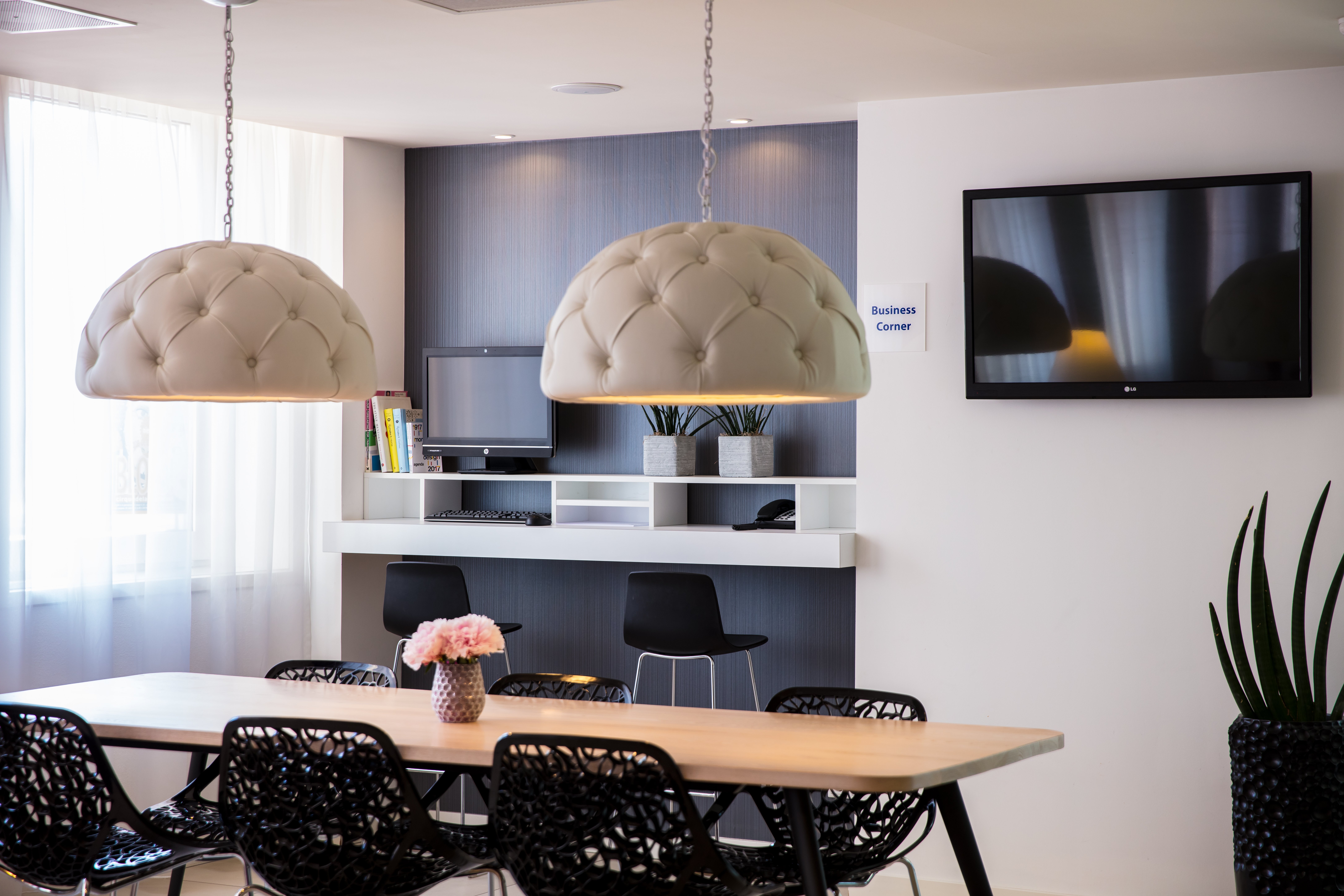 HOLIDAY INN EXPRESS ARNHEM 39/45