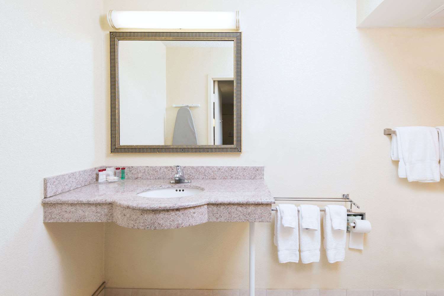 Ramada By Wyndham Pikesville Baltimore North 41/42
