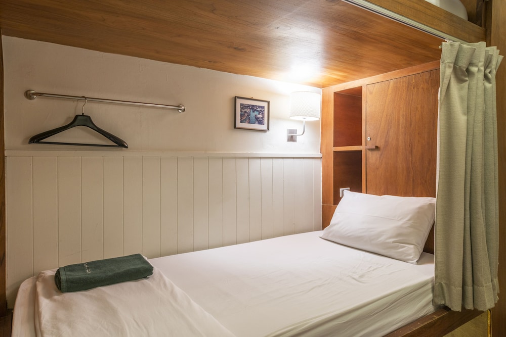 MIXED DORM, 4 BEDS