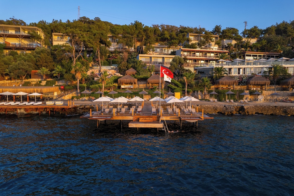 Sarpedor Boutique Hotel 44/48