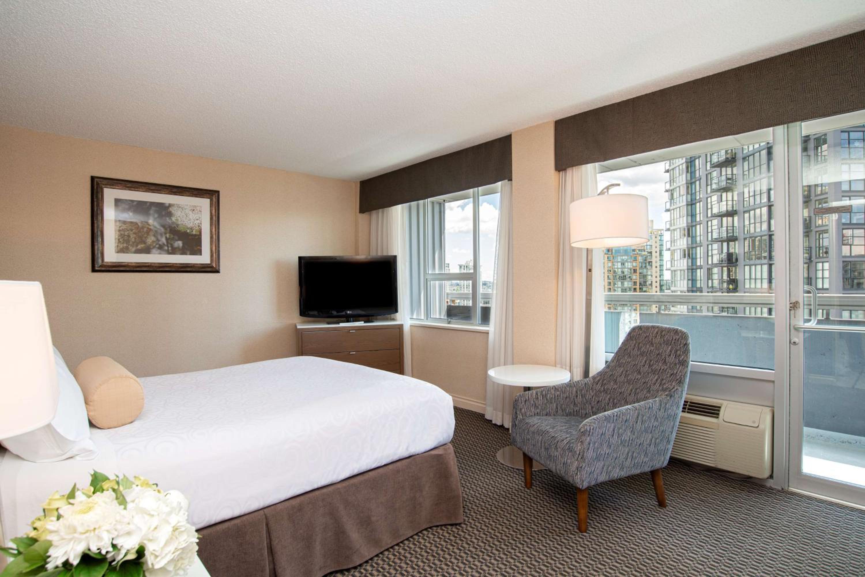 غرفة سوبيريور بسرير كينج وسرير كوين بشرفة، Best Western Premier Chateau Granville Hotel and Suites and Conf. Centre 4/7