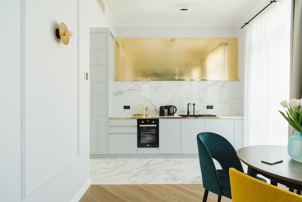 No 4 Residence 42/50
