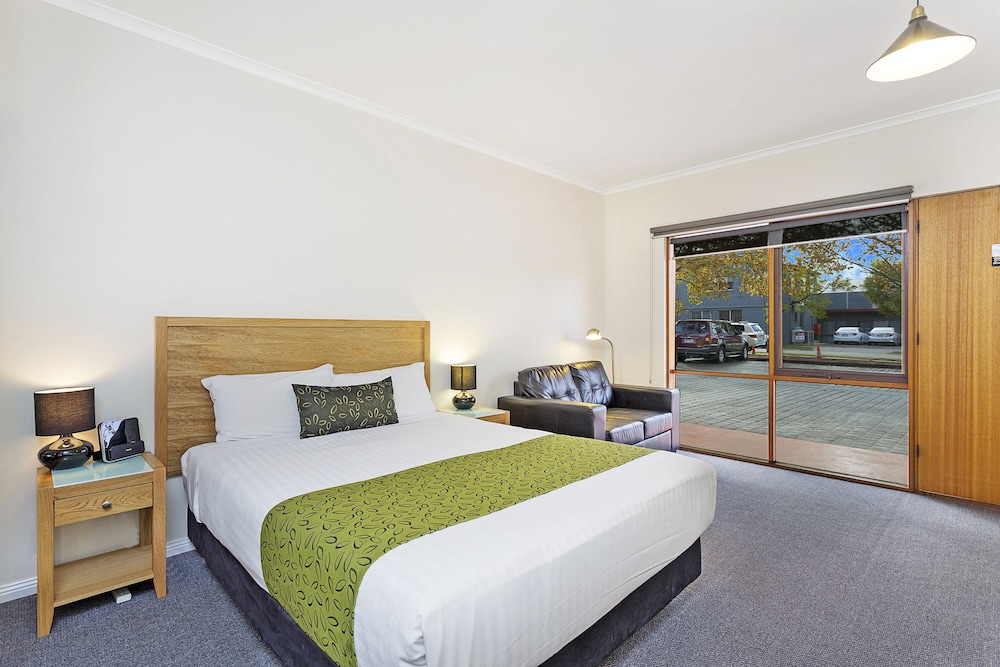 Comfort Inn Lady Augusta 10/27