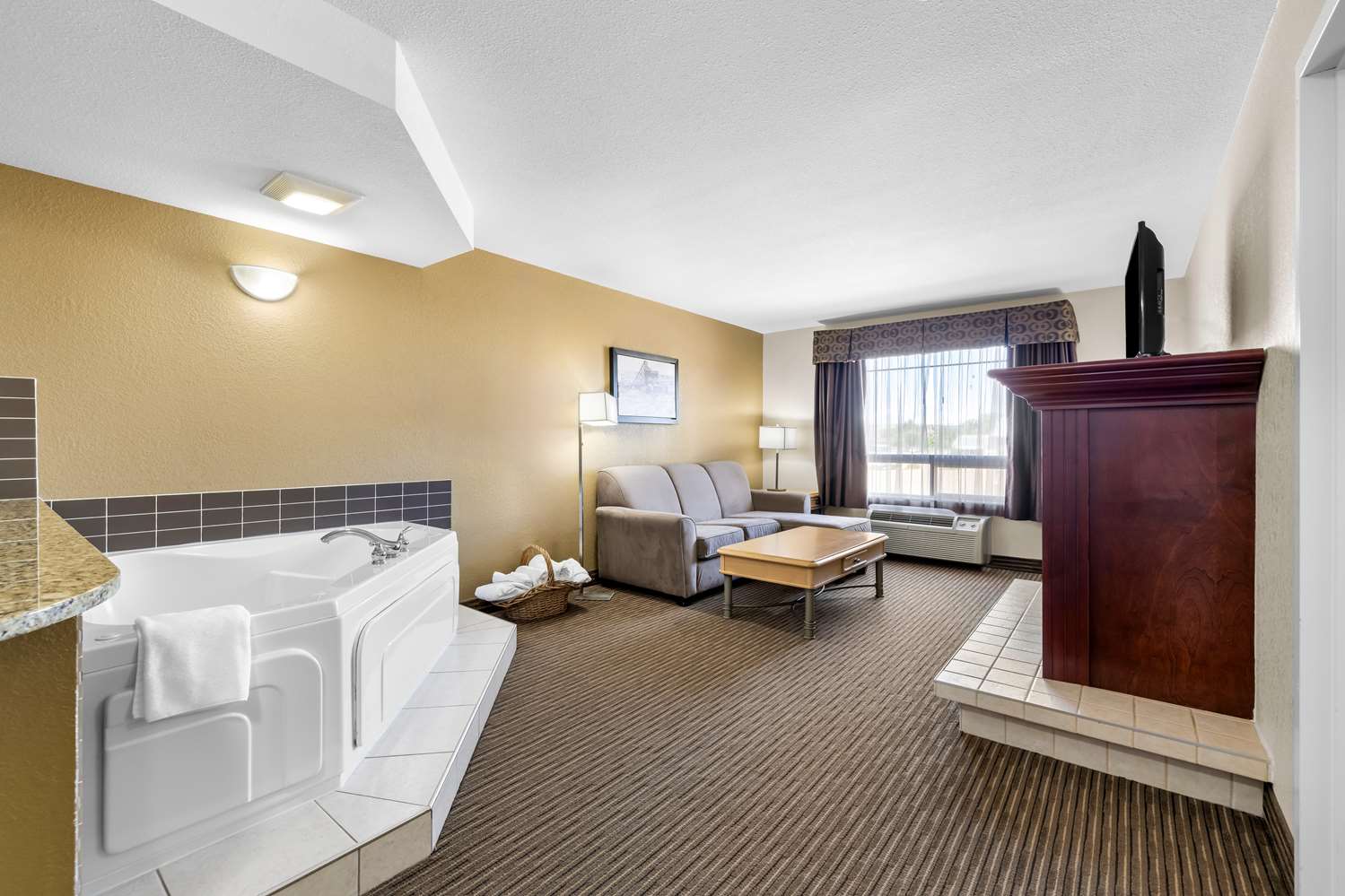 Surestay Plus Hotel By Best Western Drumheller 5/17