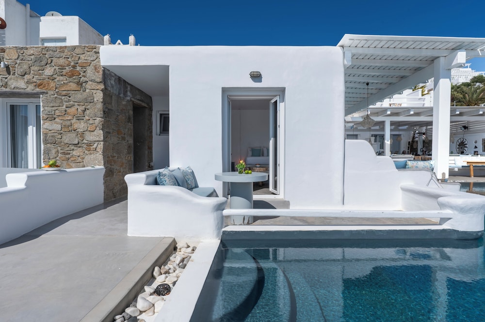 Flaskos Suites 24/50
