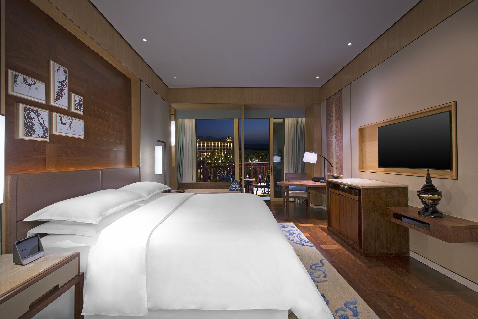 Courtyard, Guest Room, Deluxe, Twin Beds, Garden View