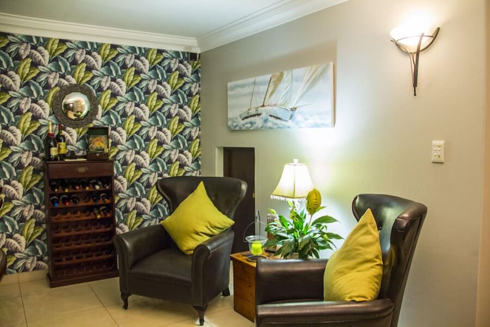 The Hamptons Guest House 23/50
