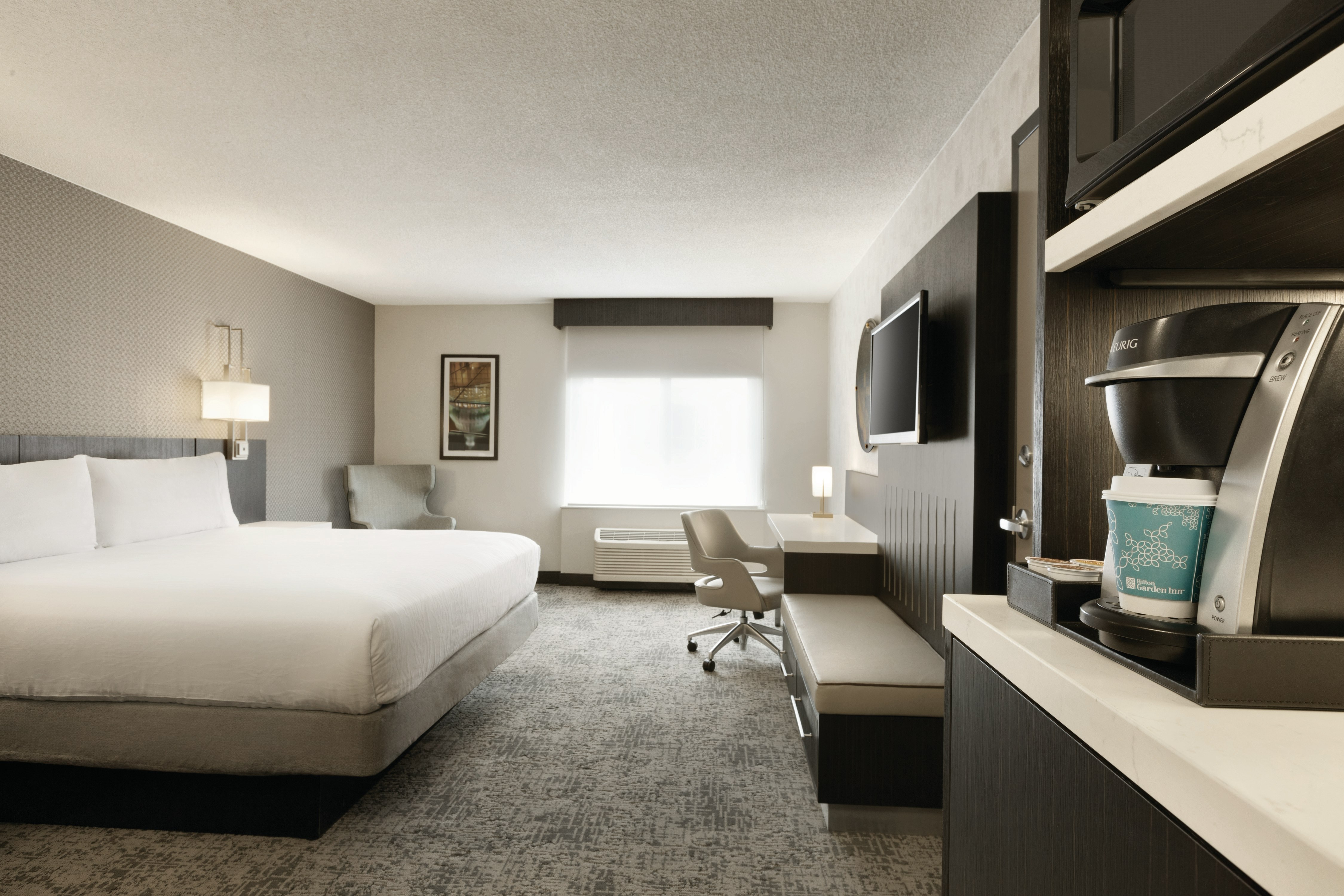 ROOM, KING BED