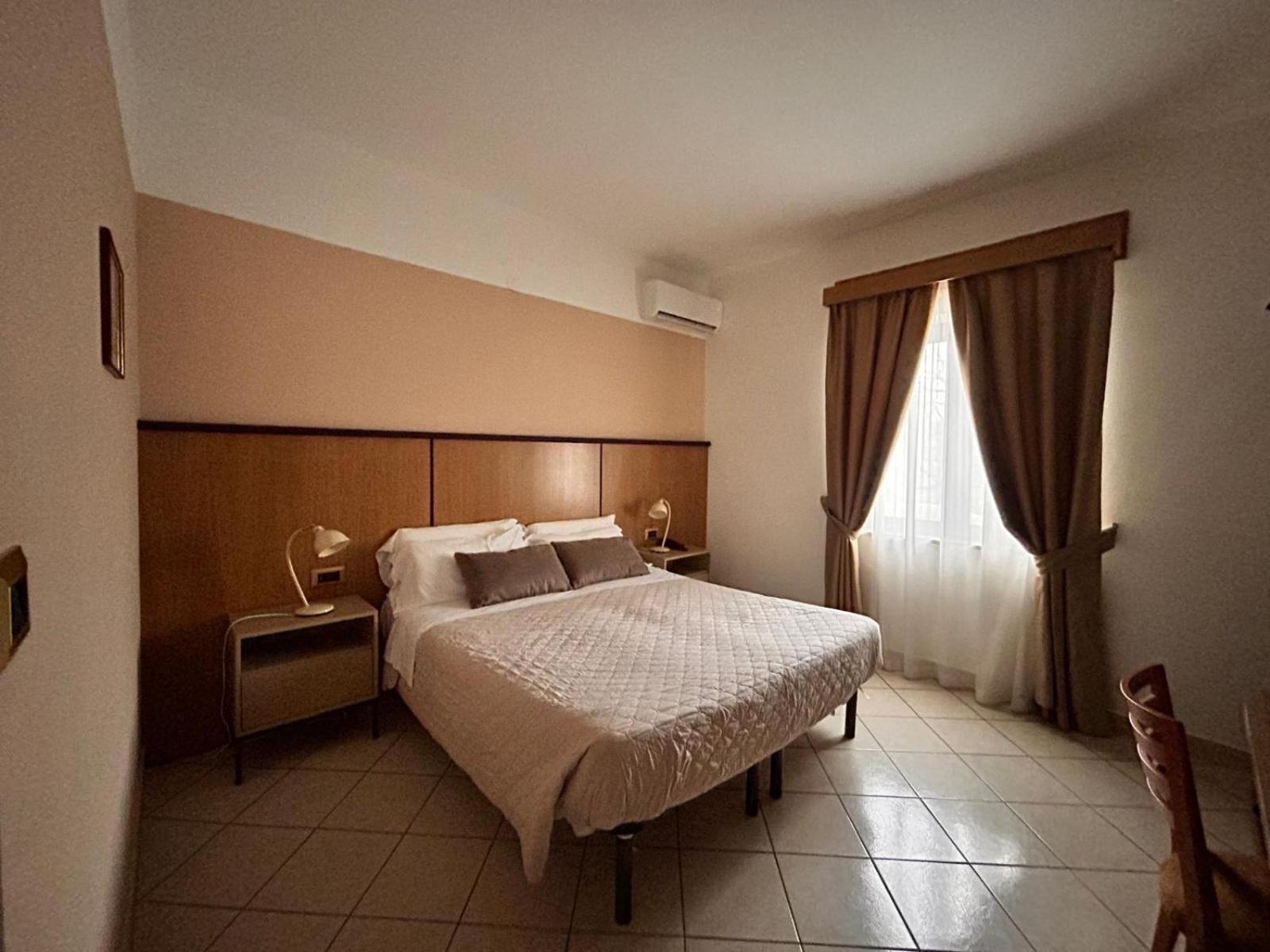 Room, Double Bed