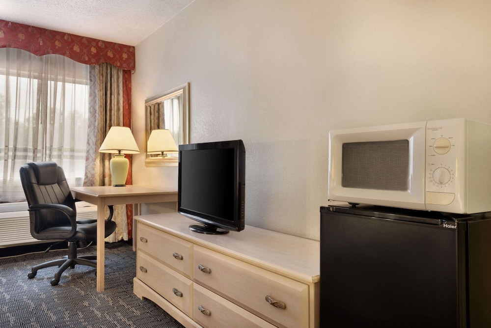 Baymont By Wyndham Des Moines North 35/41