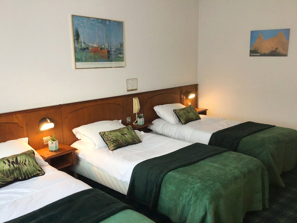 Hotel Christ Roi 8/64