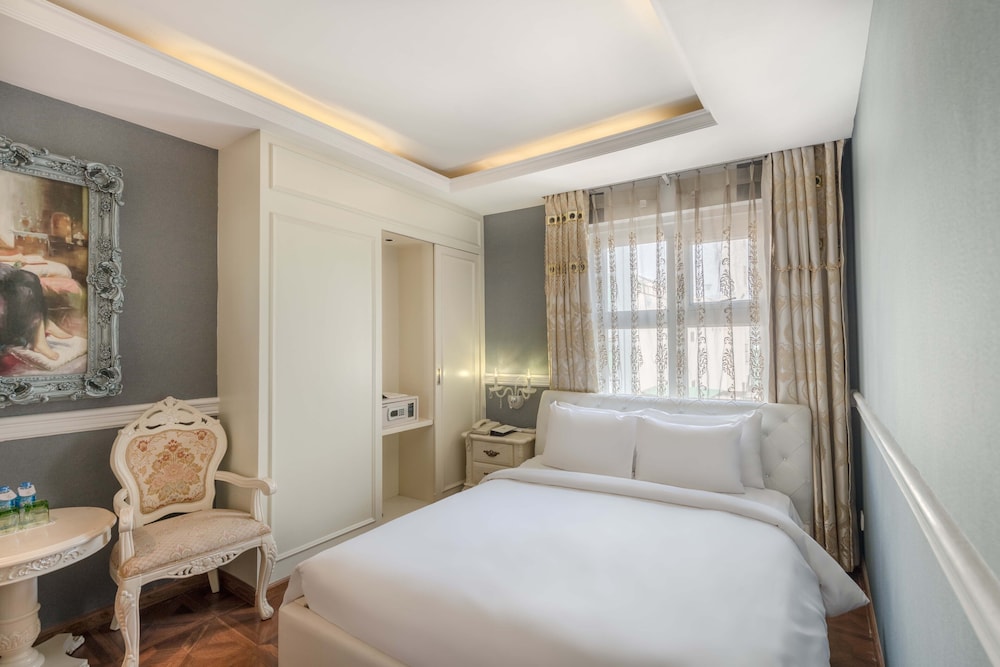 Me Saigon Boutique Hotel 14/72