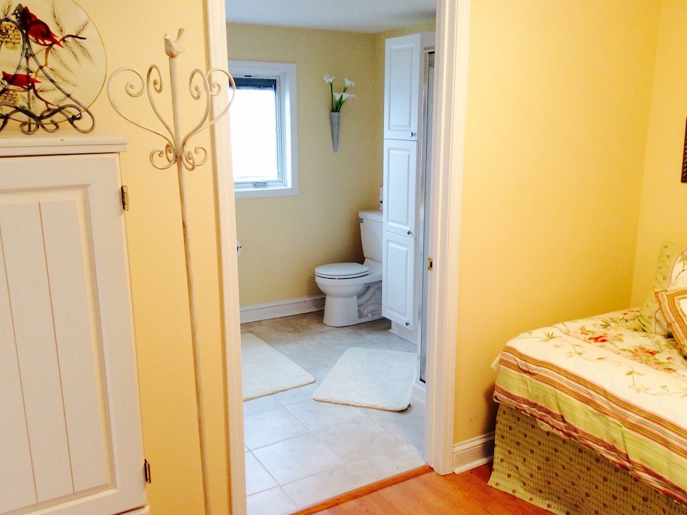 Pictured Rocks Bed and Breakfast 59/61