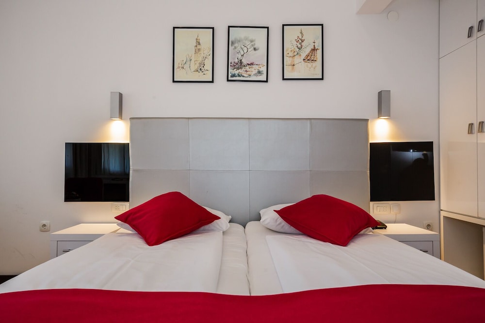 Hotel Sveti Kriz 30/65