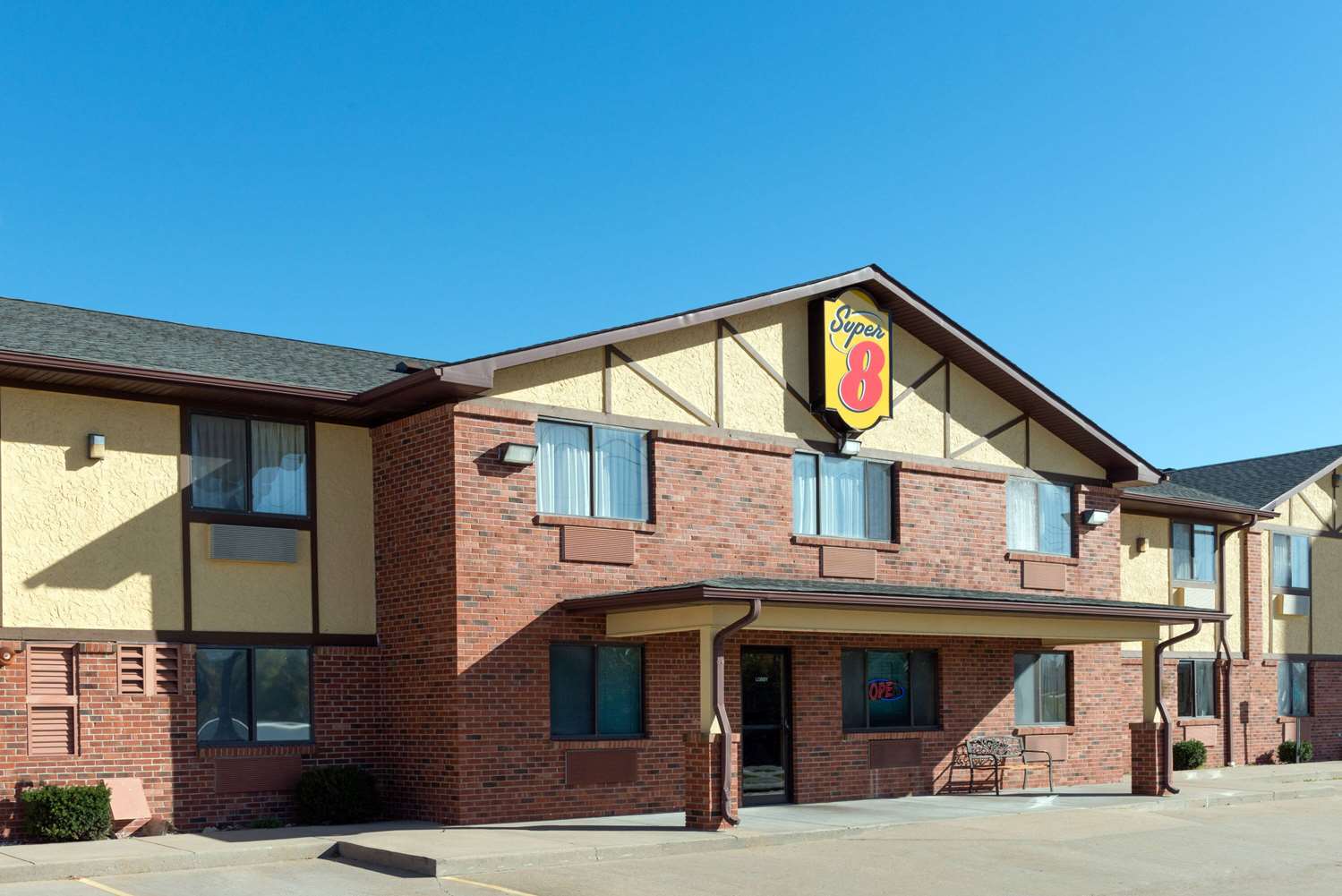 Super 8 by Wyndham Warrenton 1/16