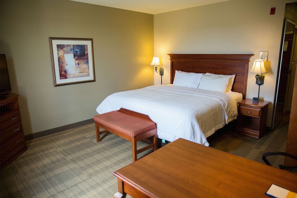 Hampton Inn & Suites McComb 9/49