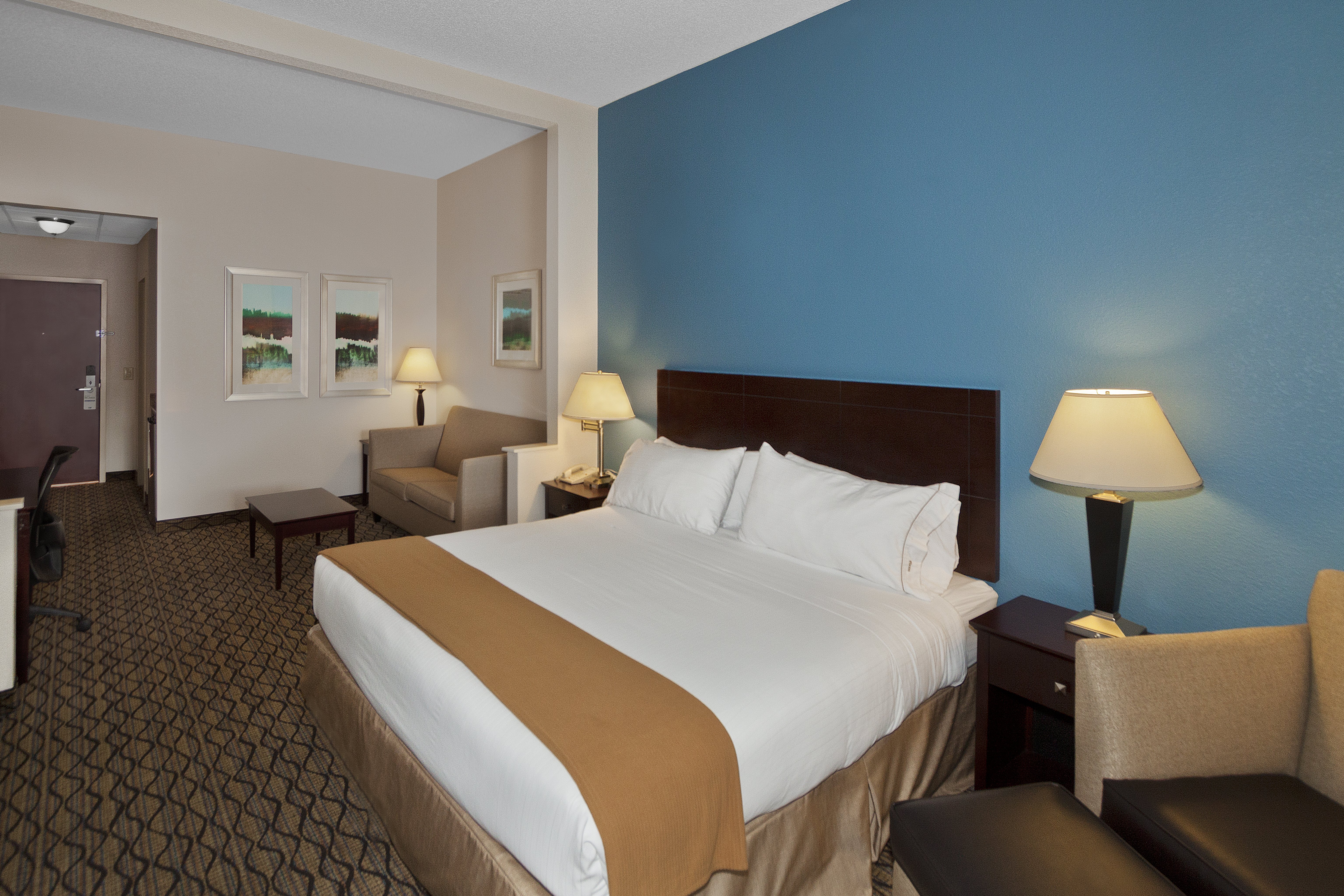 Holiday Inn Express Hotel Suites Concord 18/57