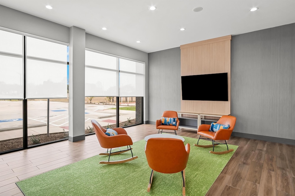 Spark by Hilton Garland Dallas East 33/42