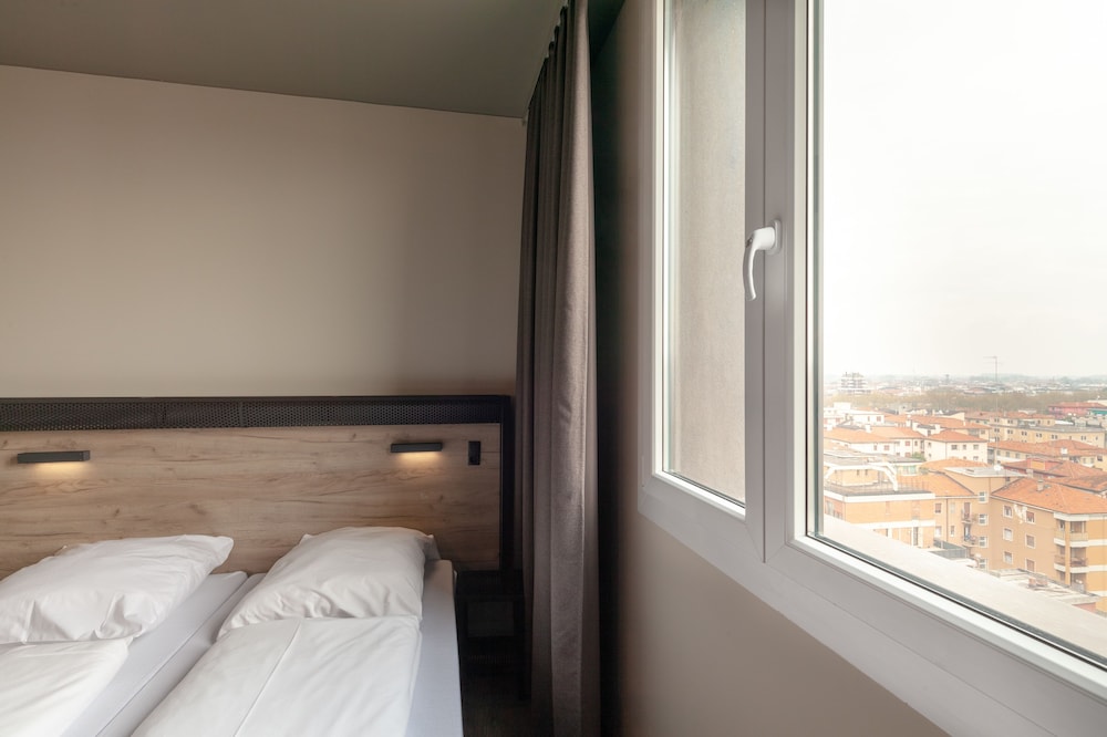 CXVenice | Mestre 7/43