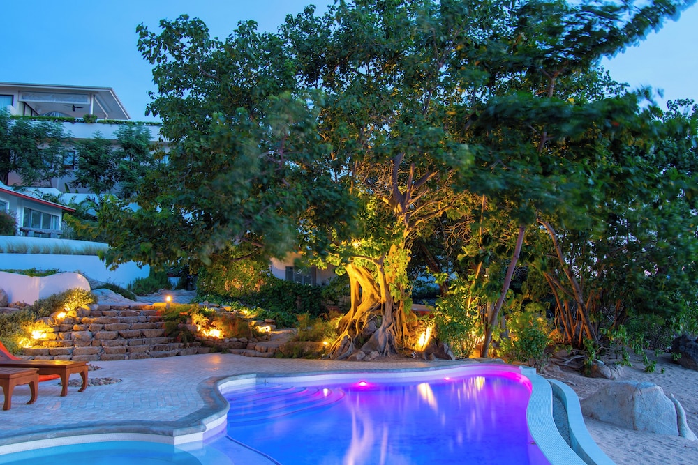 Ampersand Resort 48/50