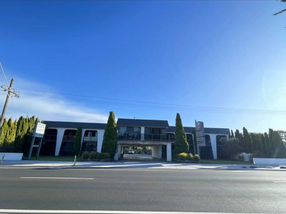 BANJO PATERSON MOTOR INN 2/50