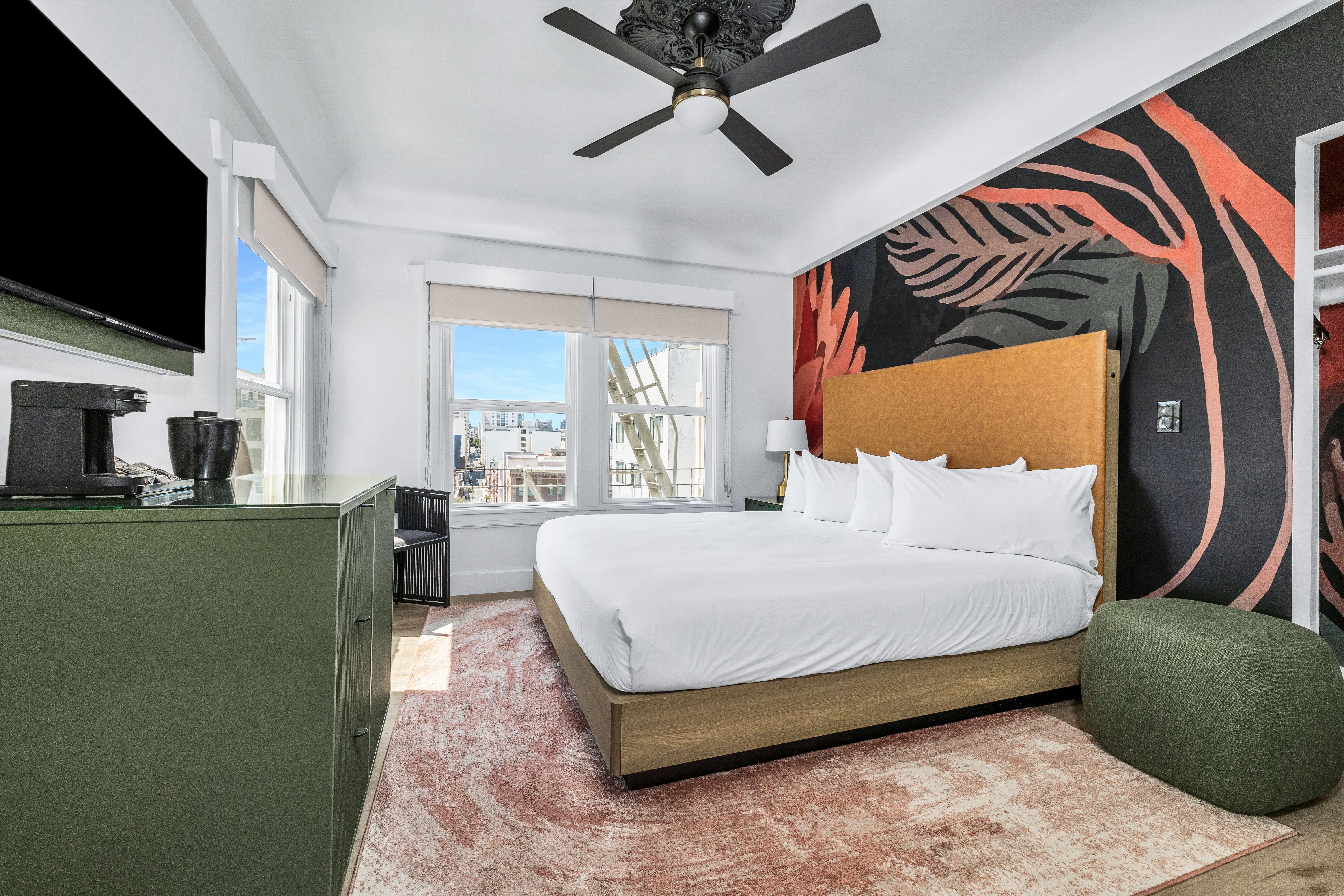Nob Hill Hotel 28/84