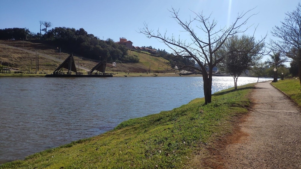 Hotel Lago Dourado 57/64