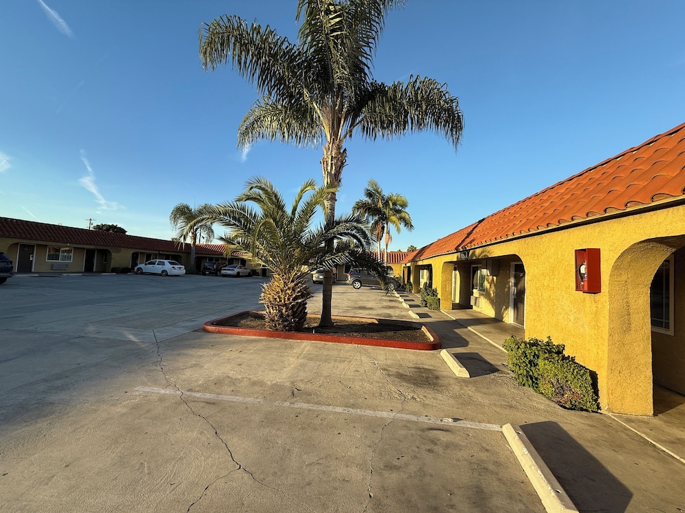 Rocky Inn Motel 32/44