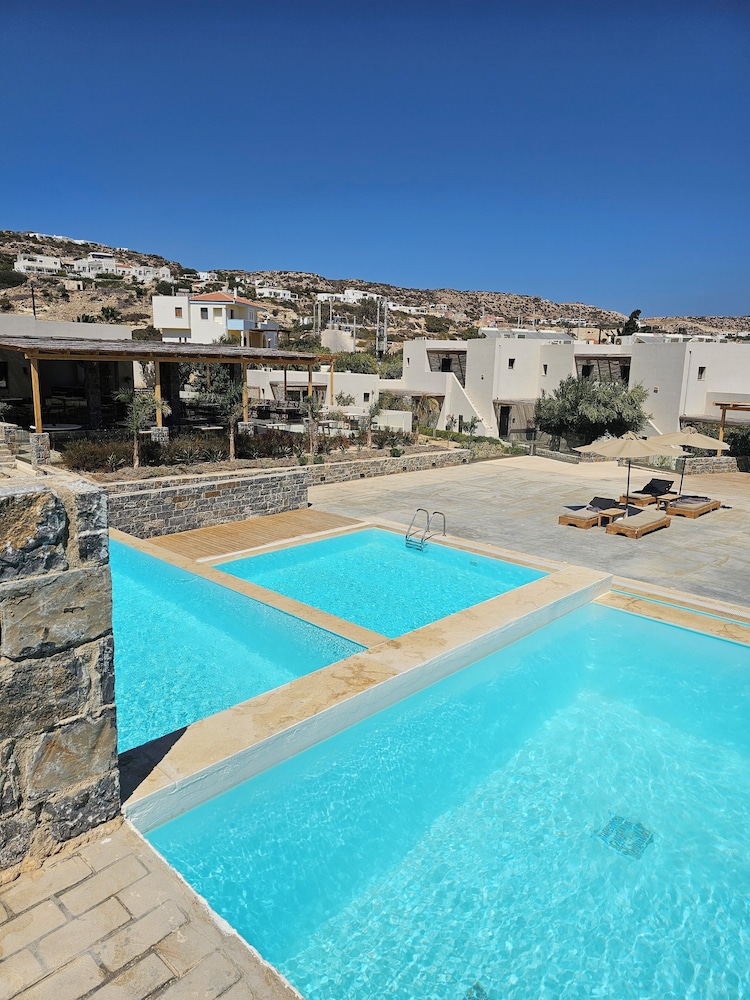 Helios Beach Hotel & Bungalows 31/48