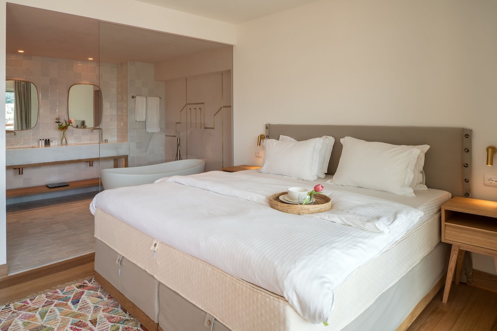 suite, acropolis view