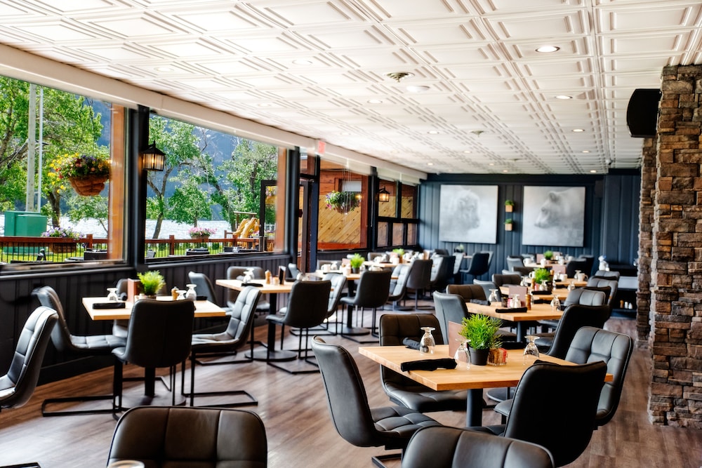 Bayshore Inn Resort And Spa 40/54