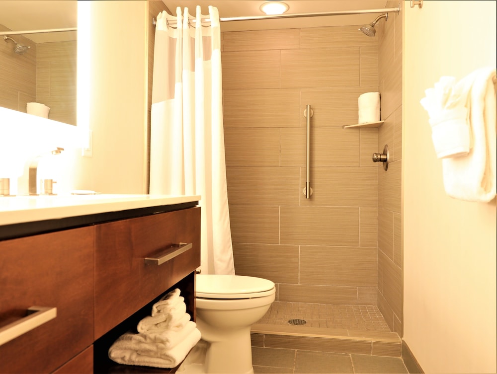 Doubletree By Hilton Omaha Southwest 12/54